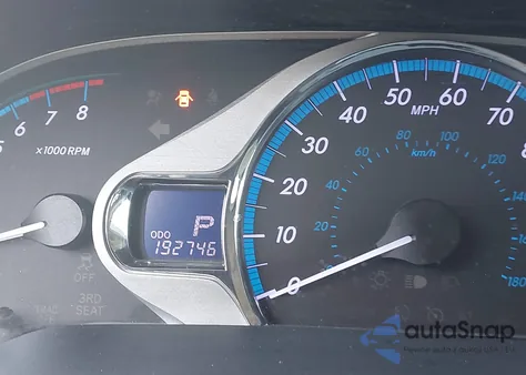 2011 Toyota Sienna Xle V6 z USA, uszkodzony, nr VIN 5TDYK3DC3BS066089